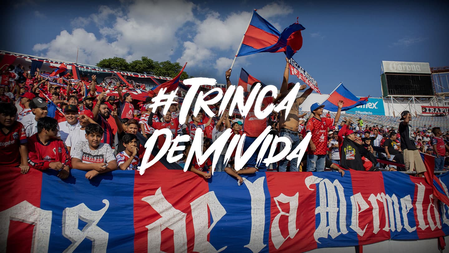 Estadio lleno de aficionados